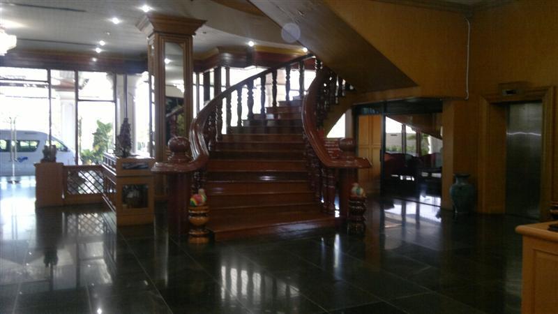 Pathumthani Place Hotel Экстерьер фото